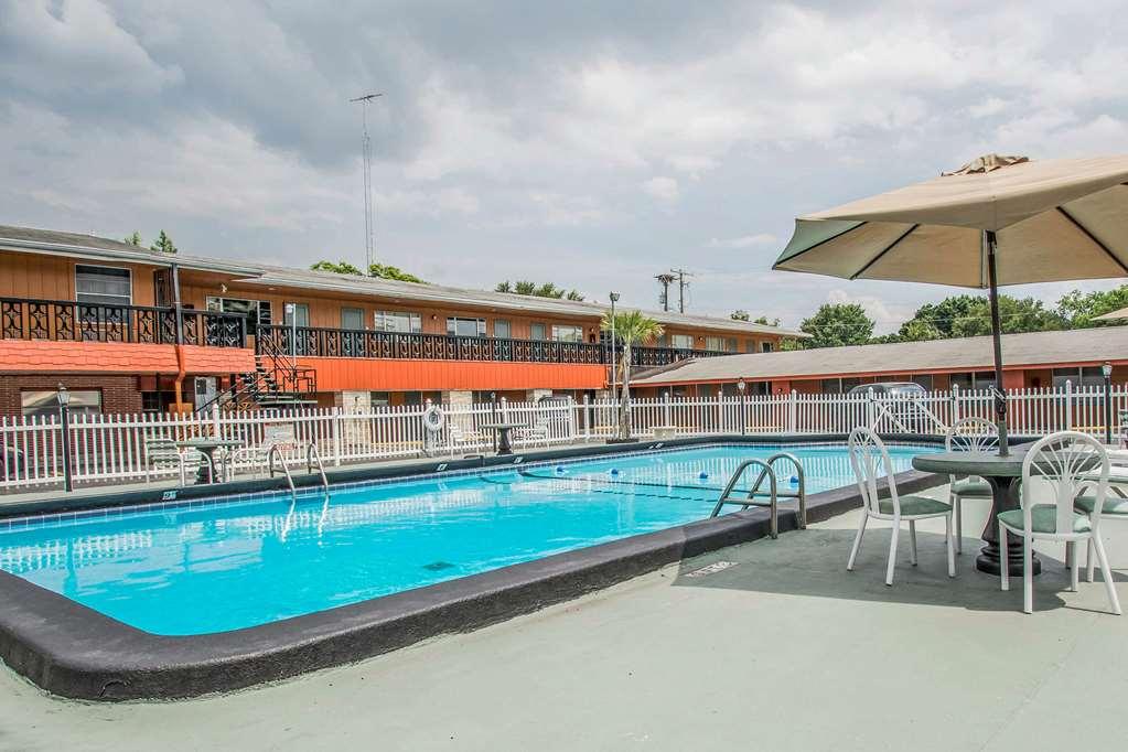 Rodeway Inn & Suites Winter Haven Chain Of Lakes Удобства фото