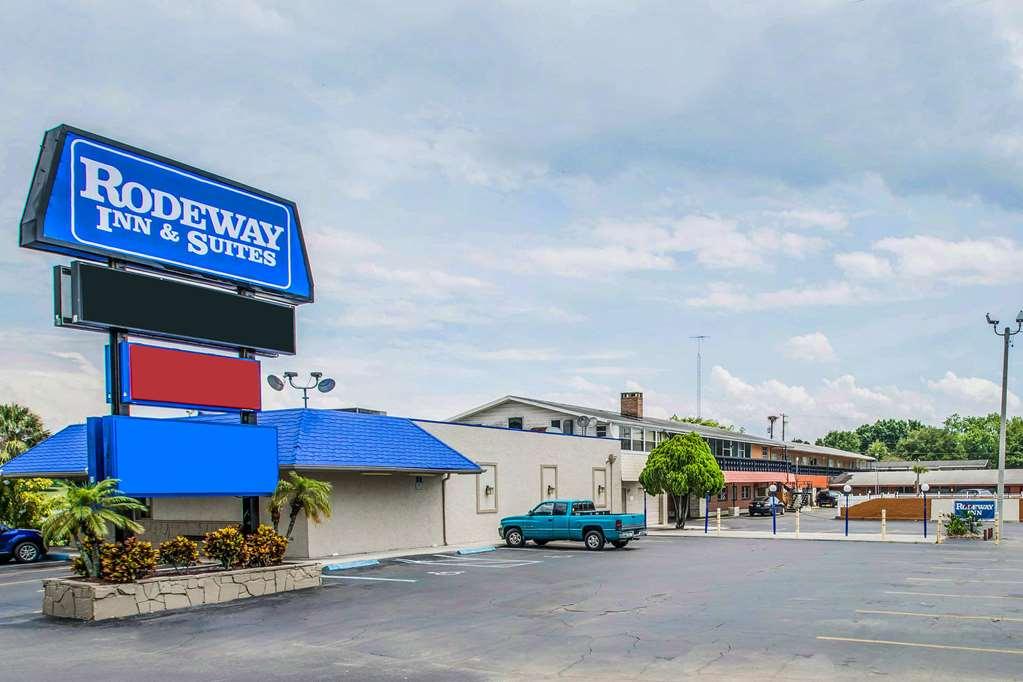 Rodeway Inn & Suites Winter Haven Chain Of Lakes Экстерьер фото