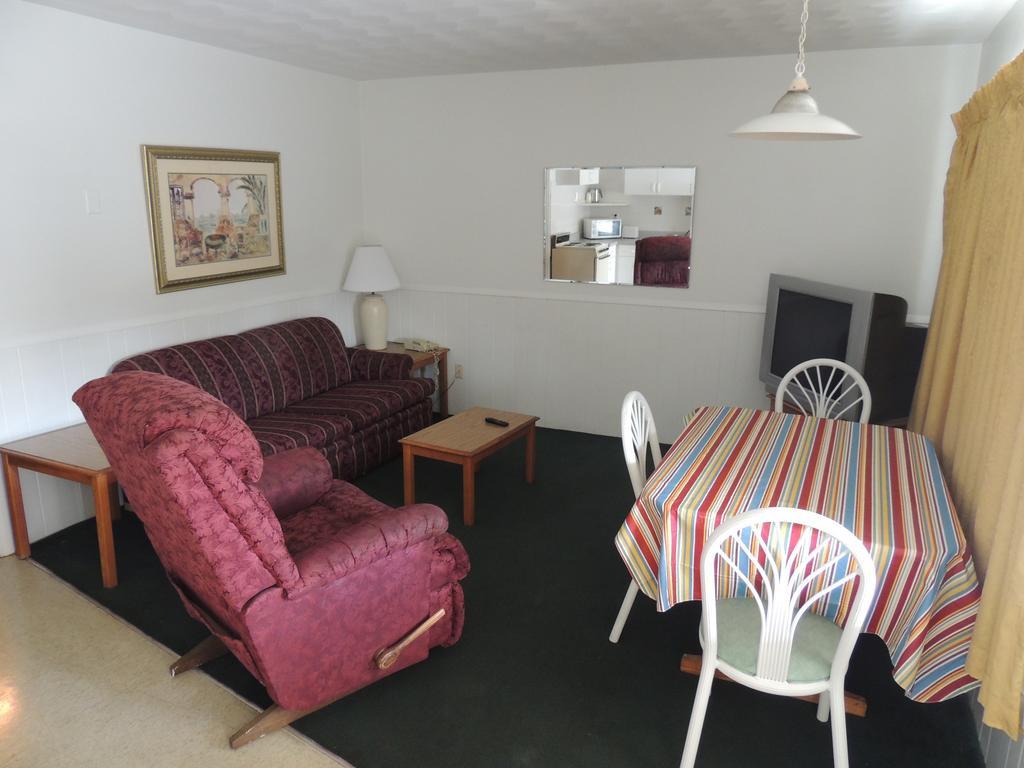 Rodeway Inn & Suites Winter Haven Chain Of Lakes Номер фото