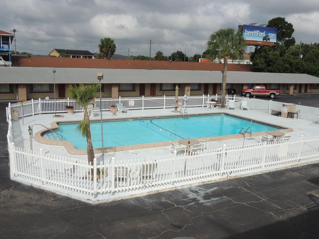 Rodeway Inn & Suites Winter Haven Chain Of Lakes Номер фото