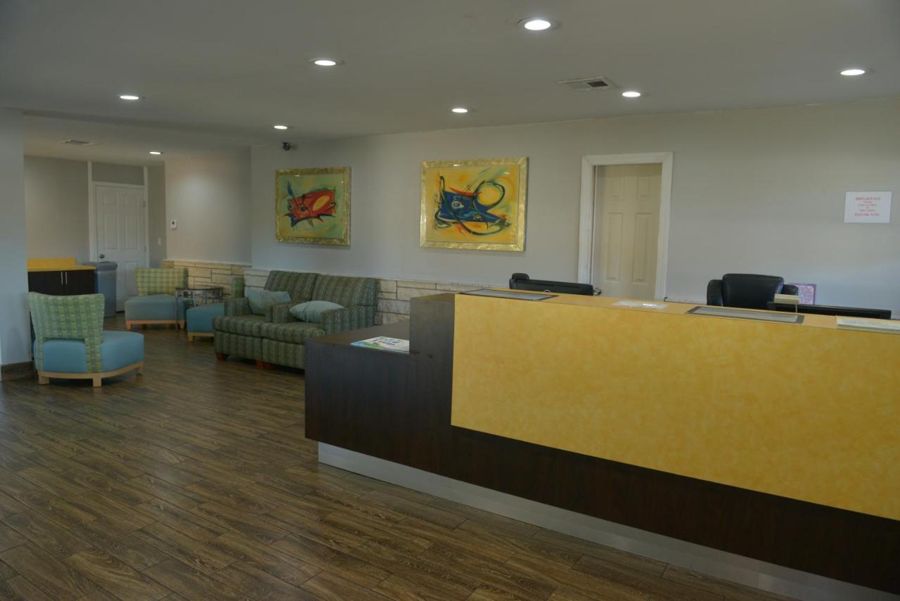 Rodeway Inn & Suites Winter Haven Chain Of Lakes Экстерьер фото