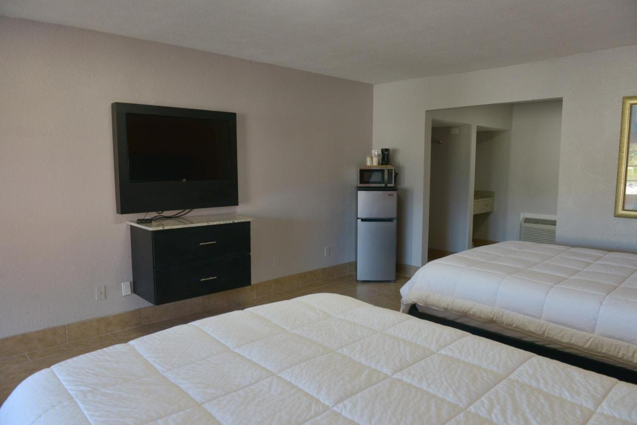 Rodeway Inn & Suites Winter Haven Chain Of Lakes Экстерьер фото