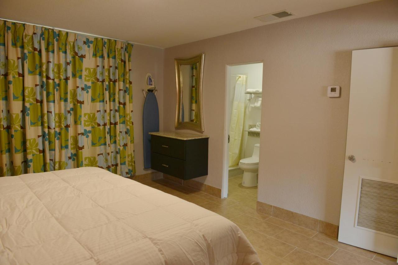 Rodeway Inn & Suites Winter Haven Chain Of Lakes Экстерьер фото